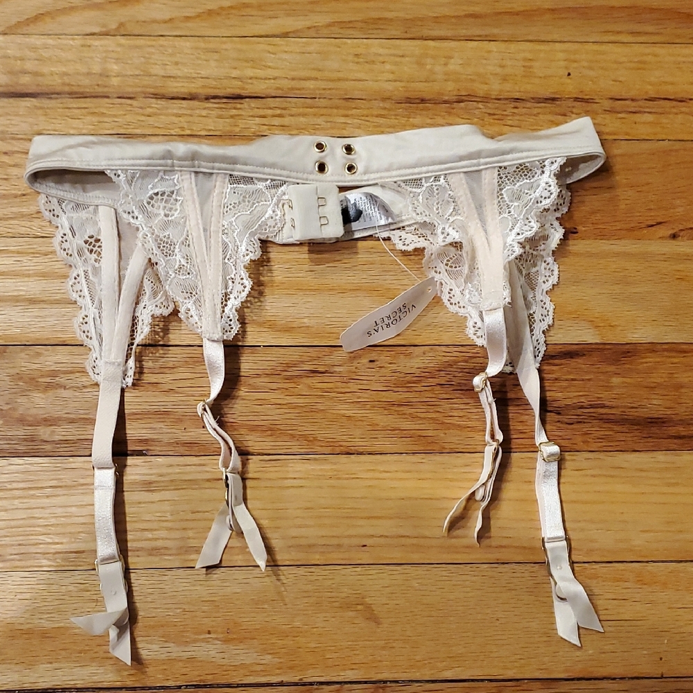 3/$15 Sale VS Garter Belt